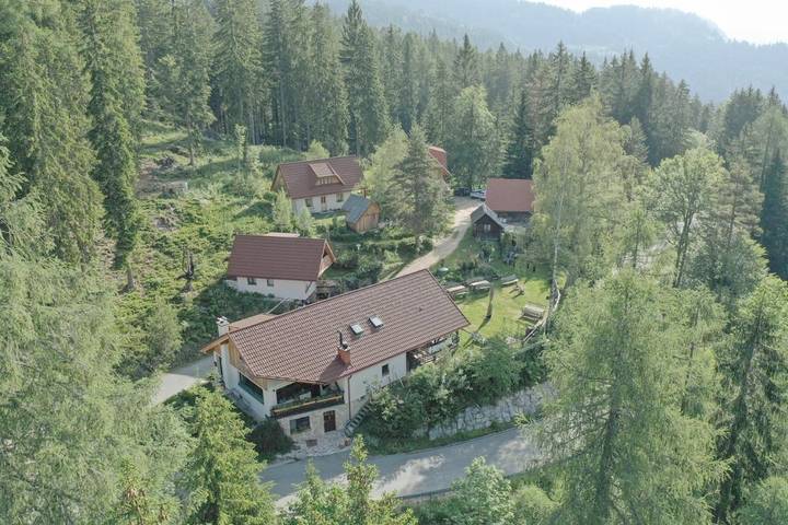 Gîte pour 2 personnes, avec vue et terrasse ainsi que jardin et sauna à Solčava