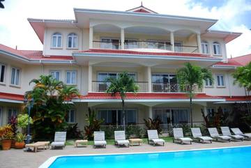Chambre d’hôte pour 2 personnes, avec vue ainsi que jardin et piscine dans Mahé