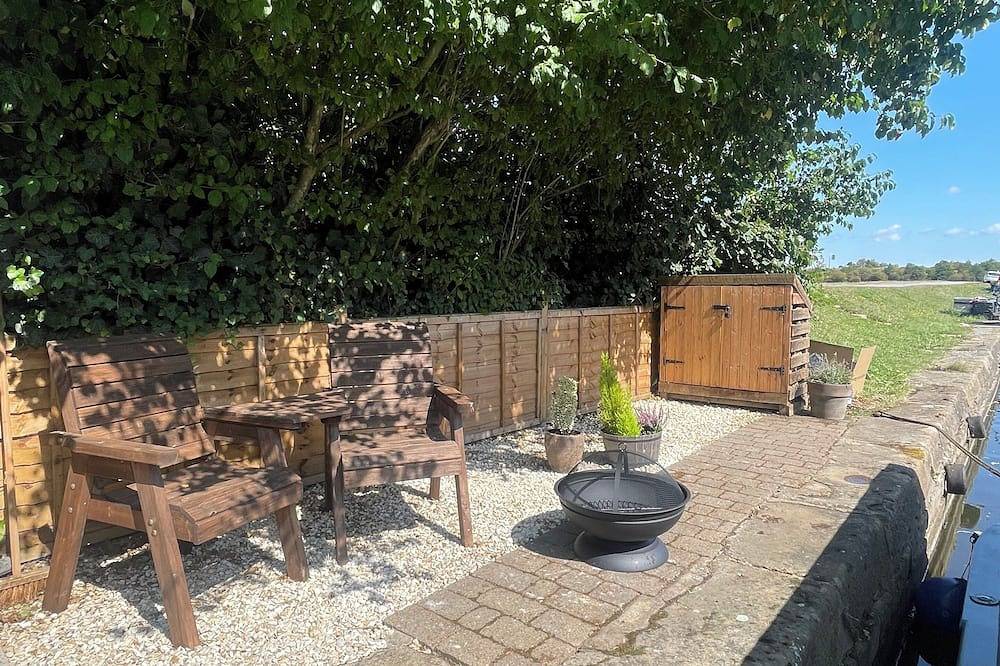 Adventure for 2! Tranquil, cosy boat life staycation or self drive holiday hire. in Wakefield, Yorkshire del Oeste