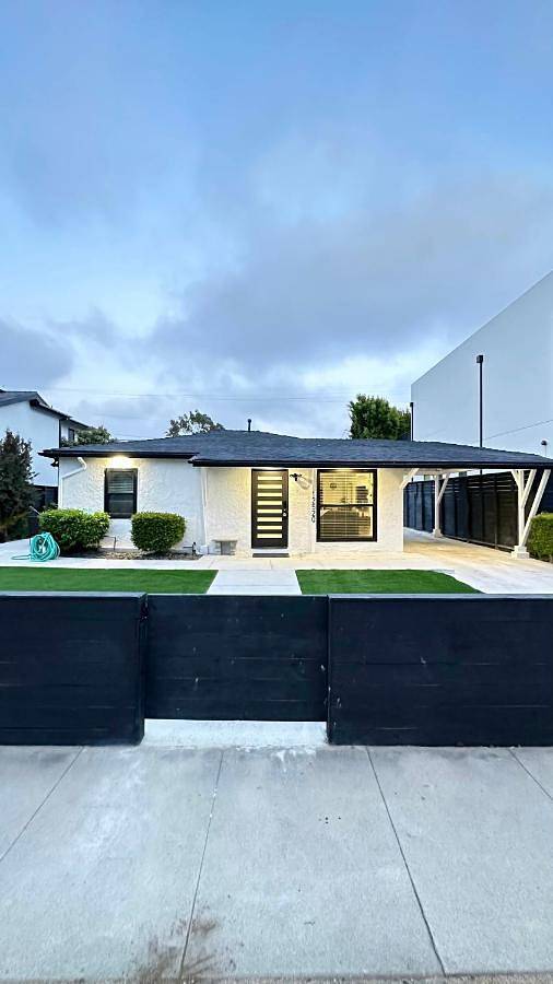 Alojamiento y desayuno para 3 personas, con jardín en Los Angeles