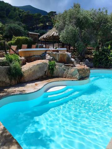 Cottage pour 2 personnes, avec jardin et piscine ainsi que bassin pour enfant et vue à Marettimo