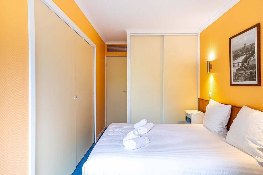 Appartement entier, Guestready - Séjour confortable avec balcon in Courbevoie, Hauts-de-Seine