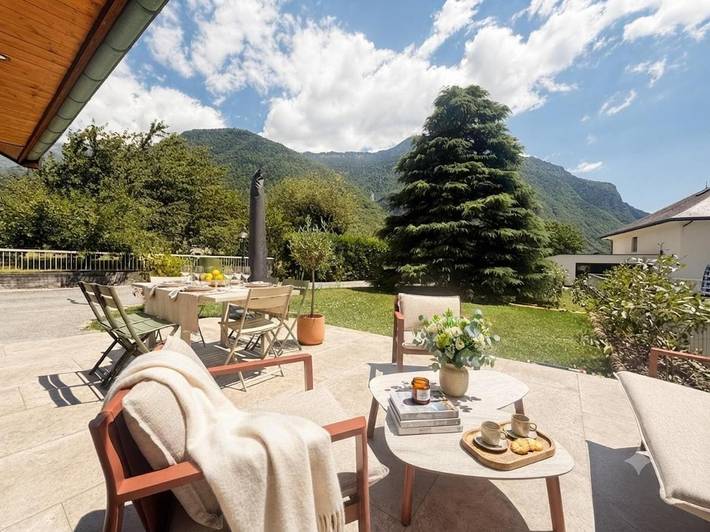 Gîte pour 6 personnes, avec Terrasse et Vue à Saint-Avre