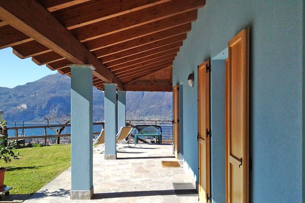 Il Giogo by Interhome in Rongio, Mandello del Lario