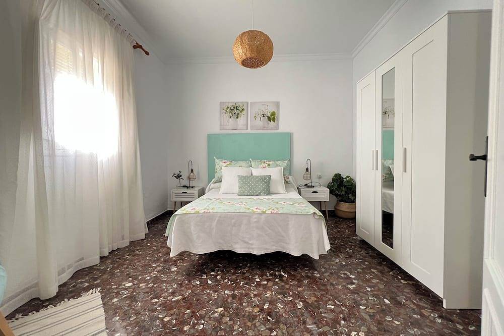 Rural house in a quiet area. 20 minutes from the beach. Ideal for couples or families in Trebujena, Cádiz Provinz