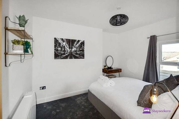 Entire apartment, Thomas 1 bed Apt w/ cathedral views - Stayseekers in Salisbury, Wiltshire