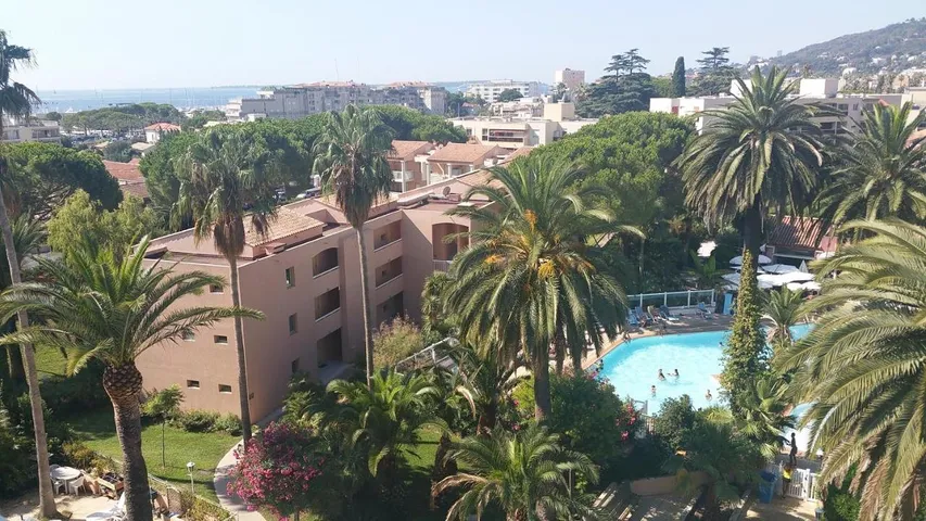 Apartamento de vacaciones para 4 personas, con jardín además de piscina y vistas - 1