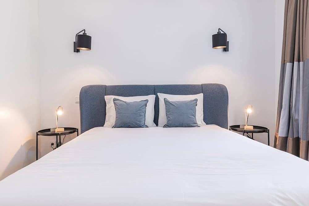 Apartamento inteiro, Apartment T1 75m2, 1 bedroom and patio Paço Arco in Paço de Arcos, Costa de Lisboa