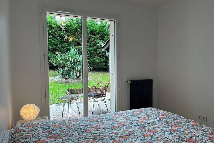 Ganze Wohnung, Stunning 125-square-meter apartment with a pool, hot tub, ocean views, the Pyrenees, and nature near Bayonne in Briscous, Bayonne und Umgebung