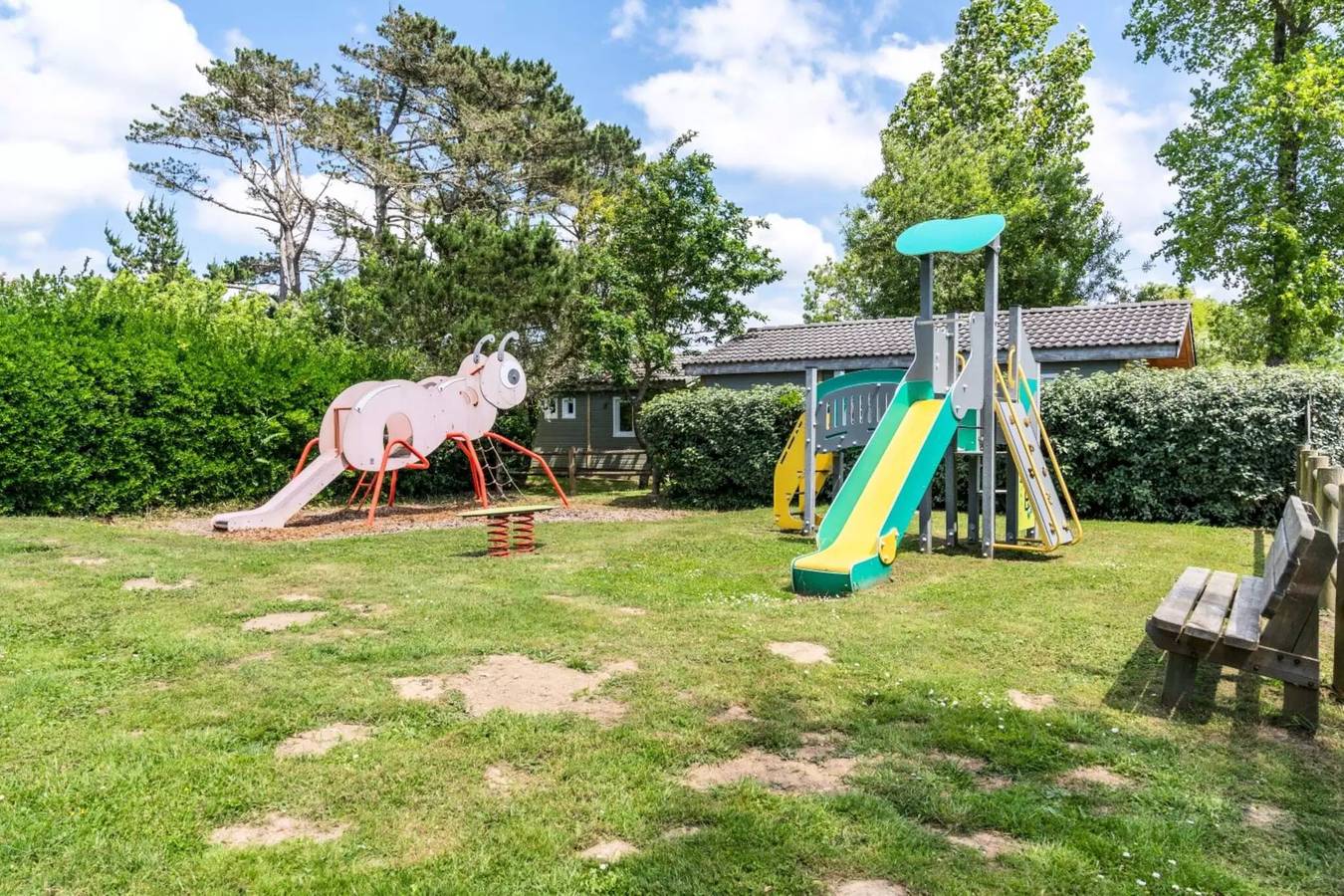 Chalet L 'Abeille - 29m² - 2 chambres 5 personnes in Tréguennec, Côte de Cornouaille