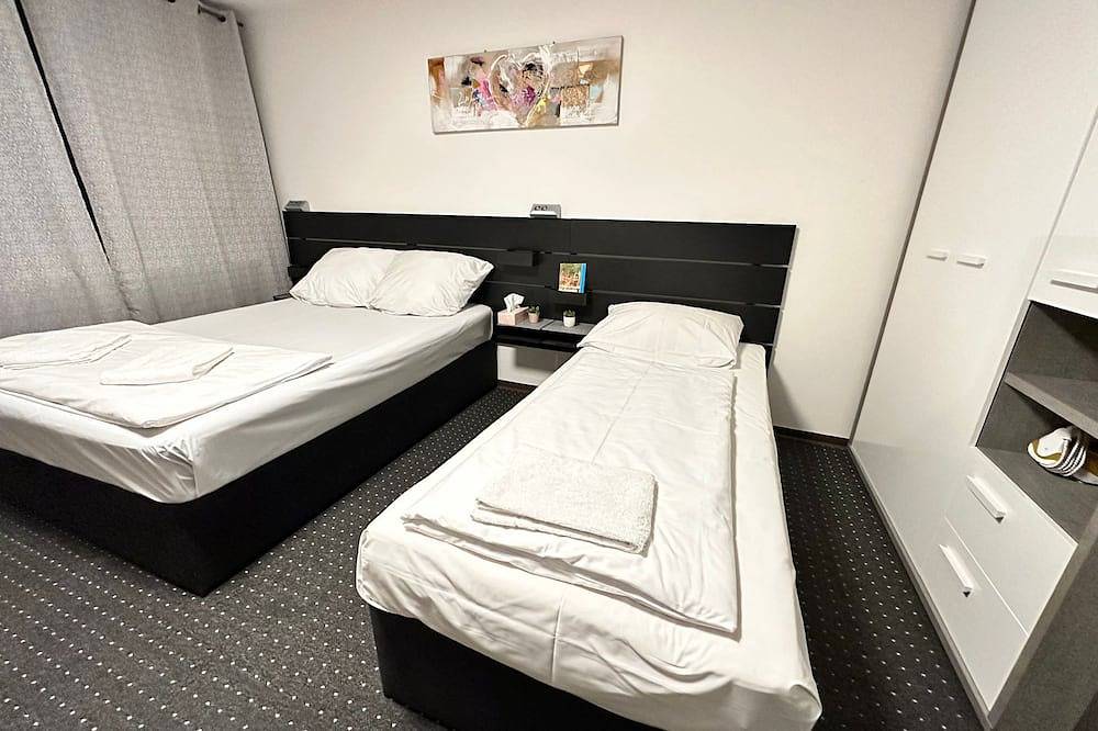 Entire apartment, Apartment Offenbach am Main / 15 min from Frankfurt Airport in Offenbach am Main, Offenbach