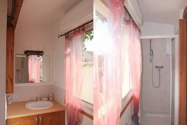 Gîte pour 4 personnes, avec piscine et jardin à Puissalicon - 3