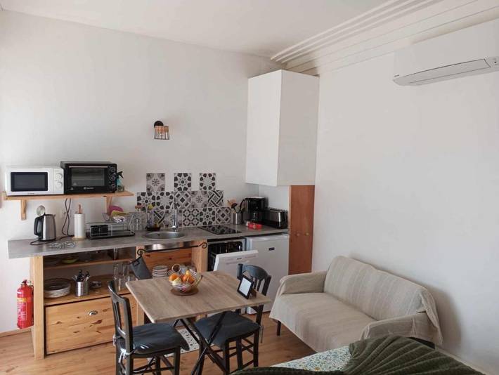 Gîte pour 2 personnes, avec vue et jardin à Vals-les-Bains - 2