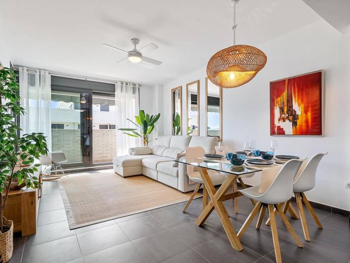 Location de vacances pour 6 personnes, avec Vue sur l’océan et Terrasse ainsi que Jardin et Bassin pour enfant à L'Ametlla de Mar