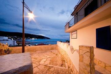 Location de vacances pour 2 personnes, avec terrasse ainsi que vue et jardin à Peschici