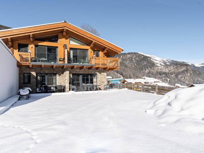 Ferienhaus für 10 Personen, mit Balkon und Terrasse sowie Garten und Sauna im Salzburger Land