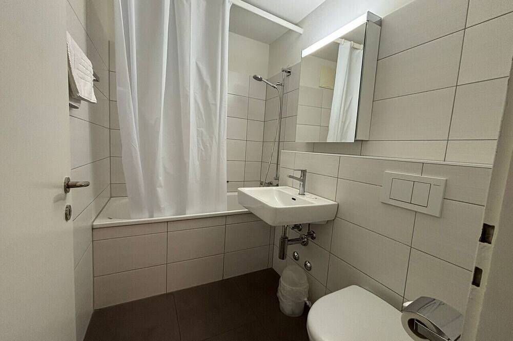 Entire apartment, Spacious 1Br near Opera - Mill 5.43 in Zurich, Zurich district
