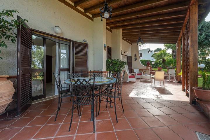 Villa "Azzurra" con vista mare, terrazza privata e aria condizionata in Mazzaforno, Cefalù (Comune)