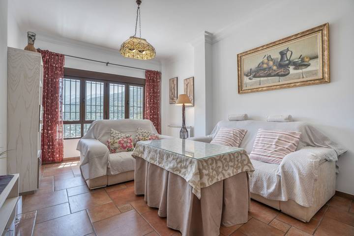Entire apartment, Mulhacén Apartment with Mountain Views and Wi-Fi in Surroundings of Sierra Nevada, Güejar Sierra