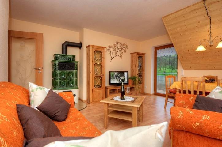 Ganze Wohnung, Ferienwohnung 'Dischhansenhof' mit Bergblick, Gemeinschaftsgarten und Wlan in Glottertal, Südschwarzwald