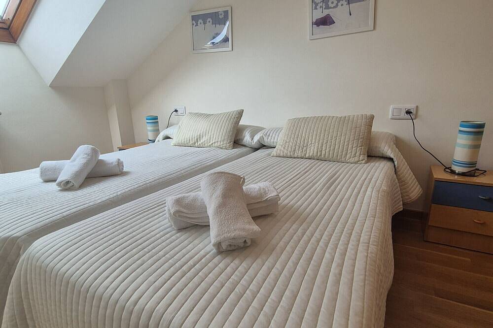 Entire apartment, 212A Asueto Apartment in Villaviciosa in Villaviciosa, Costa Verde (Spain)