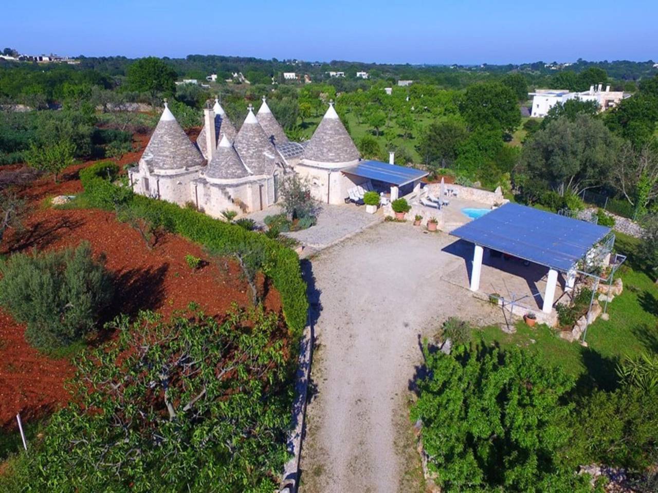 Entire holiday apartment, Trulli in Valle d'Itra with Pool and Views in Salento