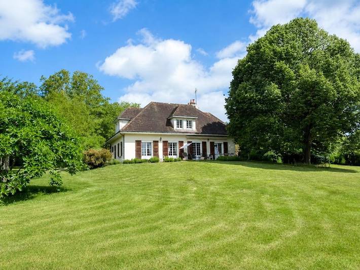 Chambre d’hôte pour 8 personnes, avec Terrasse ainsi que Jardin et Vue à Montrésor