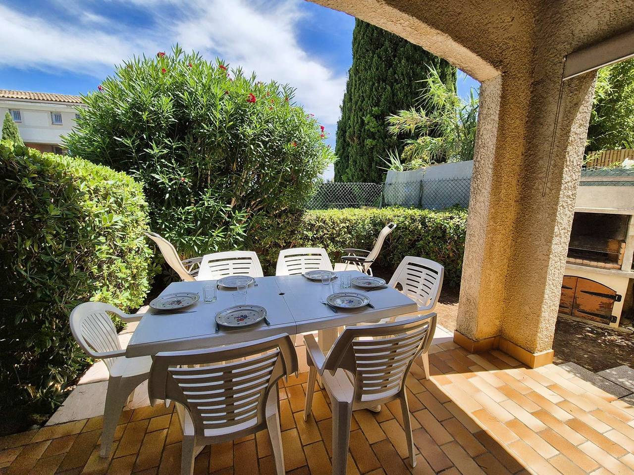 Ganze Ferienwohnung, Meerblick, Garten mit Grill, Klimaanlage. in La Seyne-sur-Mer, Toulon Region
