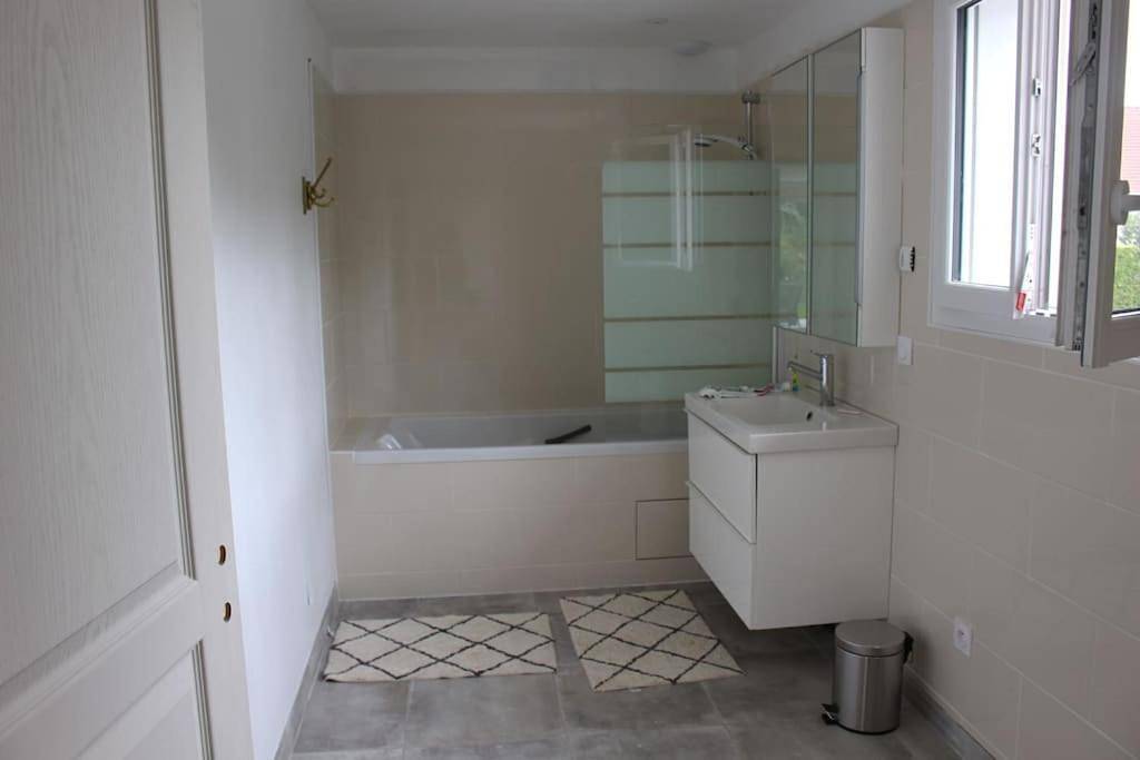 Three-Bedroom House in Londinières, Région de Dieppe