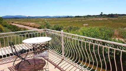 Gîte pour 2 personnes, avec jardin et vue, animaux acceptés dans Zone nature des vieux salins d'Hyères