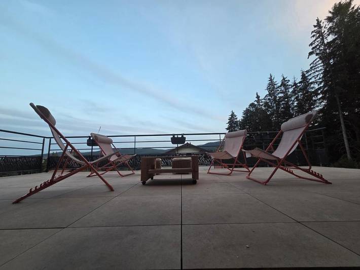 Location de vacances pour 10 personnes, avec jardin ainsi que vue et balcon à Chalmazel - 2