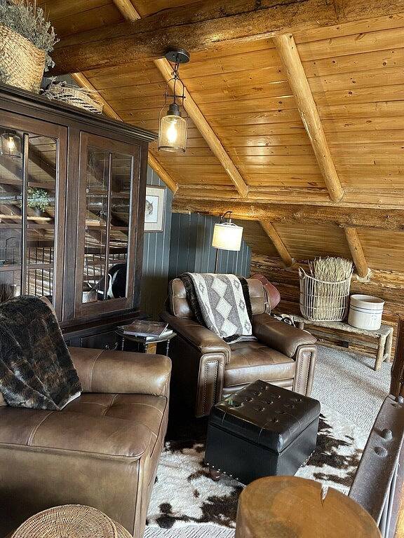 Vacation rental for 8 people, with balcony and hot tub in Island Park