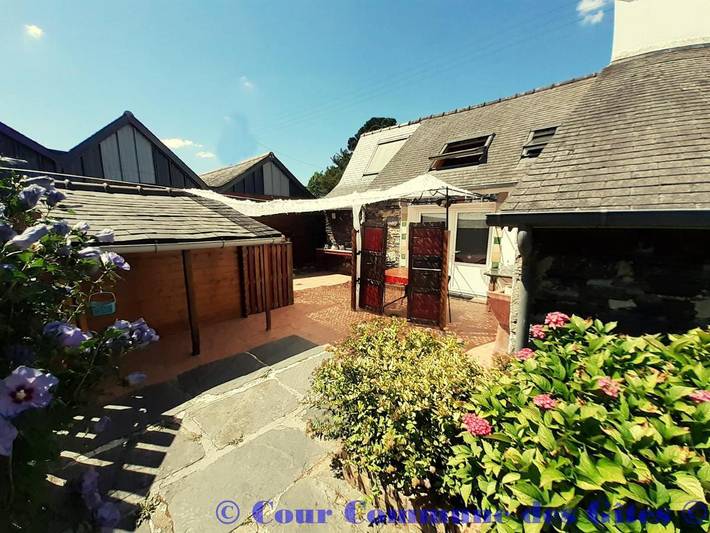 Gîte pour 2 personnes, avec Terrasse et Vue à Gouézec - 3