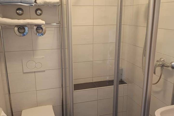 Gemütliches Appartement mit Wohnküche, Balkon und Gartenmitbenutzung. in Stadtbezirk VI, Essen