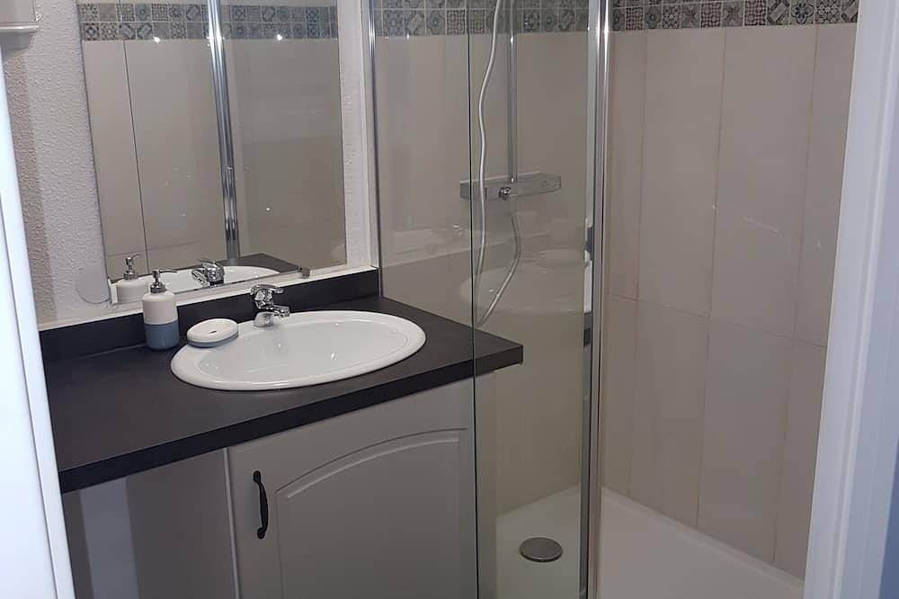 Entire apartment, Adorable studio ... between sky and sea .... in Sausset-les-Pins, Istres region