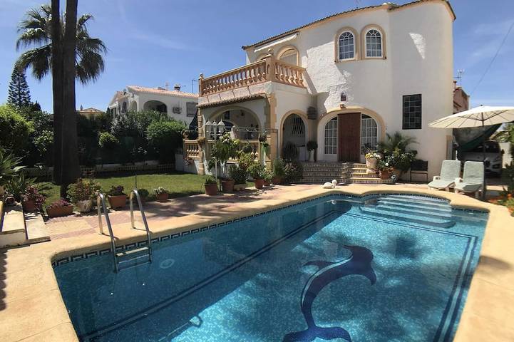 Villa for 6 people, with balcony and garden as well as pool - 1