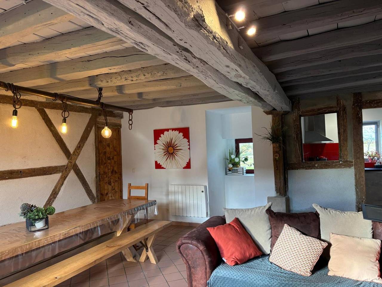 Agradable casa en Chapeau para familias o amigos in Chapeau (desambiguación), Allier (desambiguación)