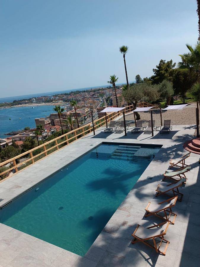 Luxury Villa Vittorianna Etna- Taormina & Seaview with Pool in Giardini-Naxos, Messina Provinz