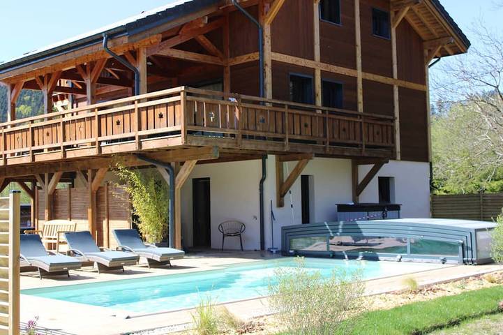 Chalet pour 11 personnes, avec jardin et jacuzzi