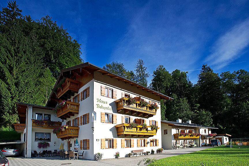 Gästehaus Achental - Einzelzimmer neu mit Terrasse in Berchtesgaden, Berchtesgadener Alpen