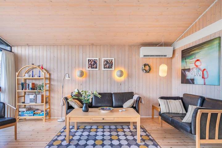 Ferienhaus auf einem schönen und ungestörten Dünengrundstück gelegen. in Henne, Varde