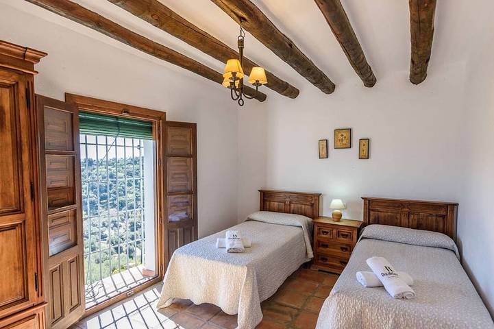 Cantoblanco I Viñuela in Los Romanes, Benamargosa