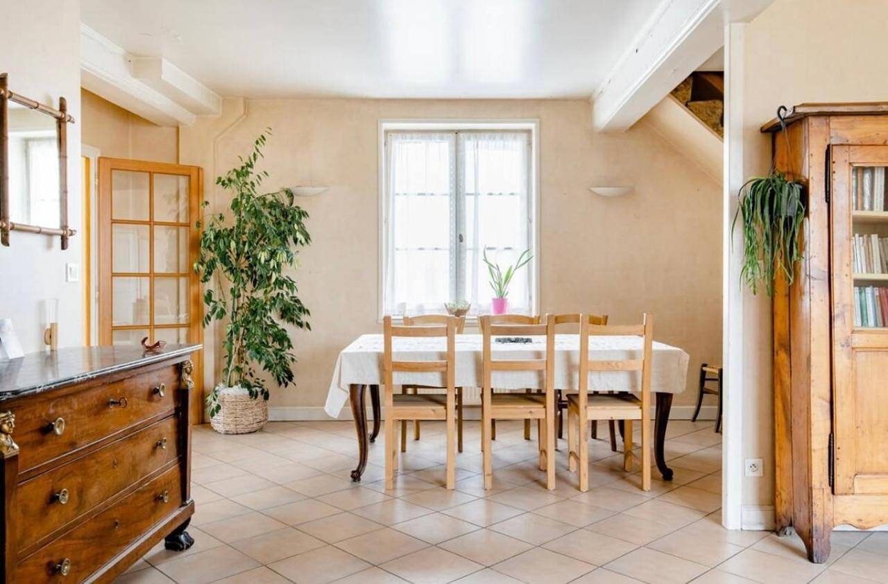 Appartement de vacances entier, Double Room in Gleizé, Beaujolais