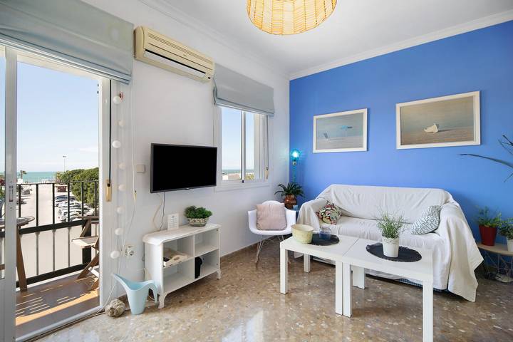 Apartamento entero, Apartamento 'La Barca' con terraza compartida, Wi-Fi y aire acondicionado in Puerto Chipiona, Chipiona