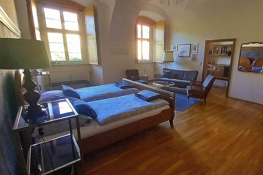 Ganze Wohnung, Geräumiges Appartement mit toller Aussicht und 3.500m2 großen Garten in Lichtenfels (Bayern), Oberes Maintal - Coburger Land