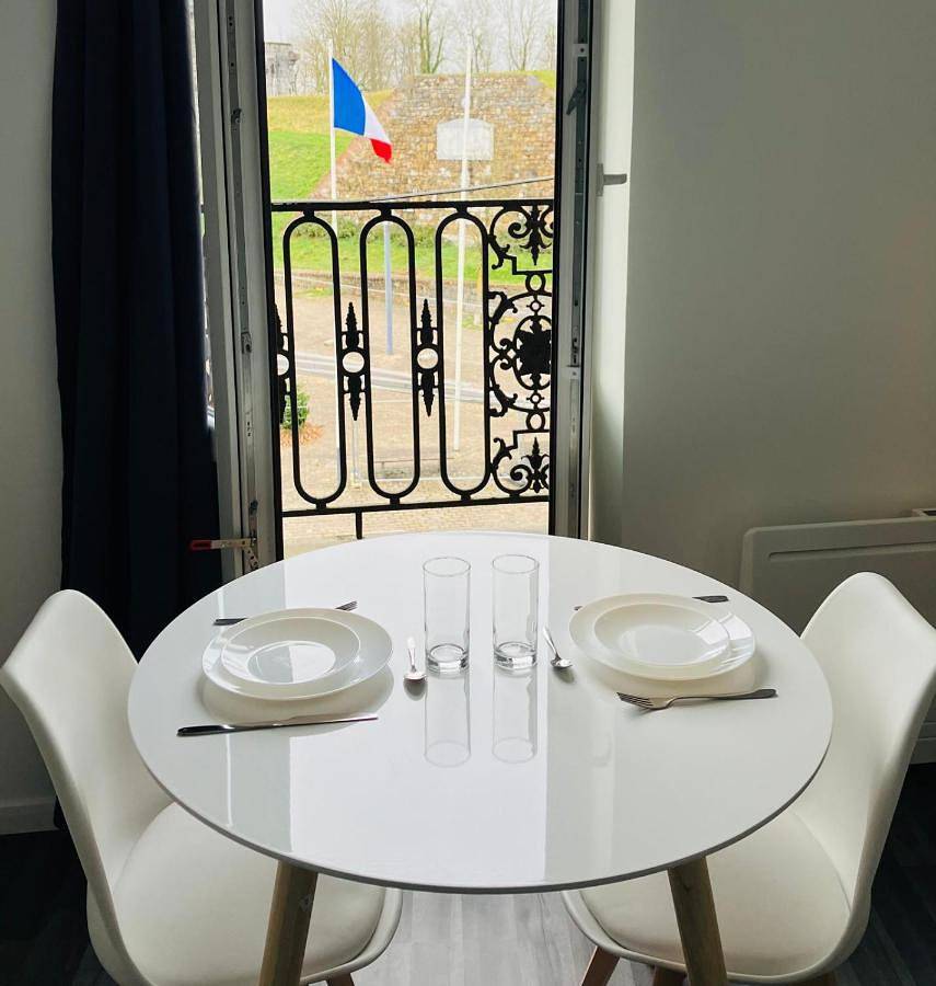 Appartement entier, Studio in Maubeuge, Avesnes-sur-Helpe