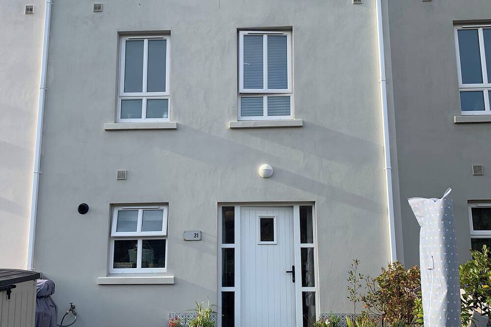 Fabulous 4 bedroom townhouse on West Strand beach 15 min walk to Royal Portrush in Portrush, Nordirland
