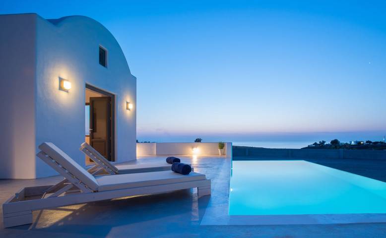 Villa para 4 pessoas, com vista para o mar e piscina e ainda jardim em Santorini