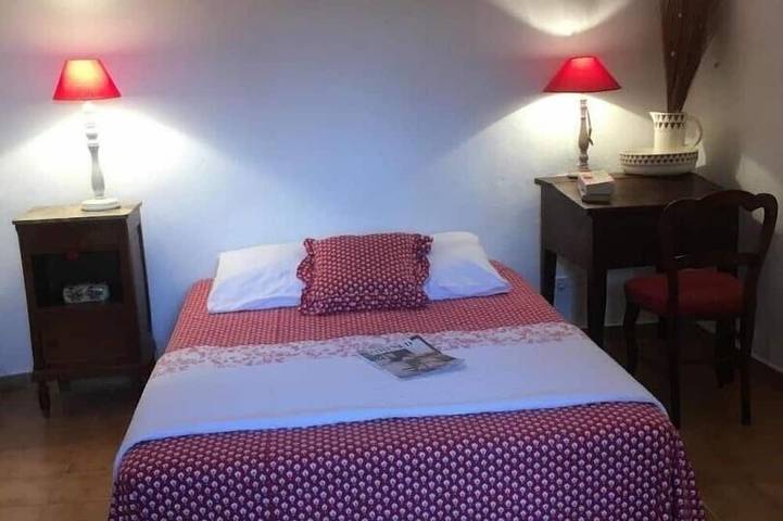 Location de vacances pour 4 personnes, avec jardin à La Verdière - 2