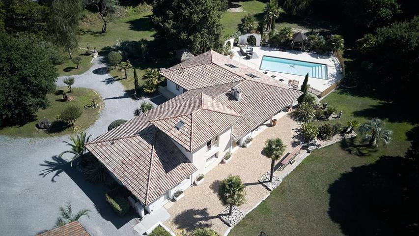 Villa pour 8 personnes, avec piscine et jardin